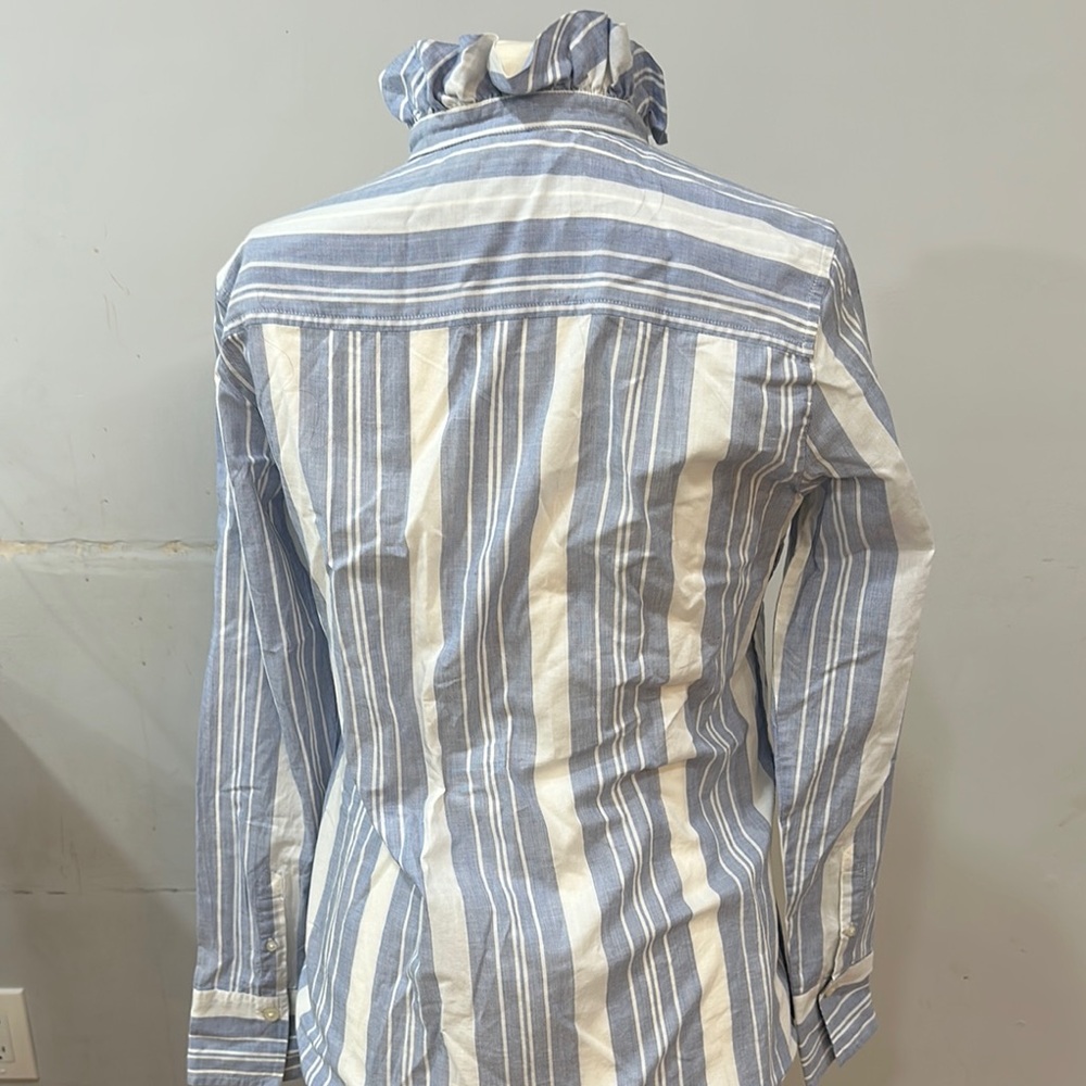 Banana Republic Blue and White Striped Button Down Shirt - Picture 3 of 6